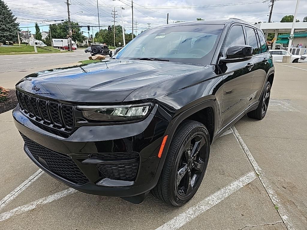 used 2023 Jeep Grand Cherokee car, priced at $33,681