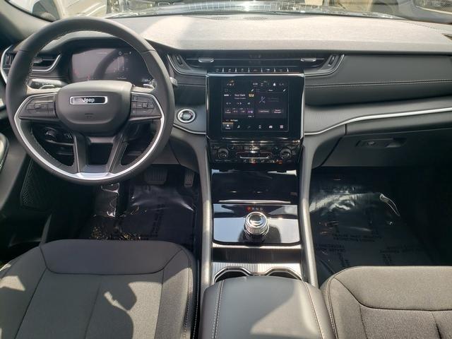 new 2025 Jeep Grand Cherokee car, priced at $42,670