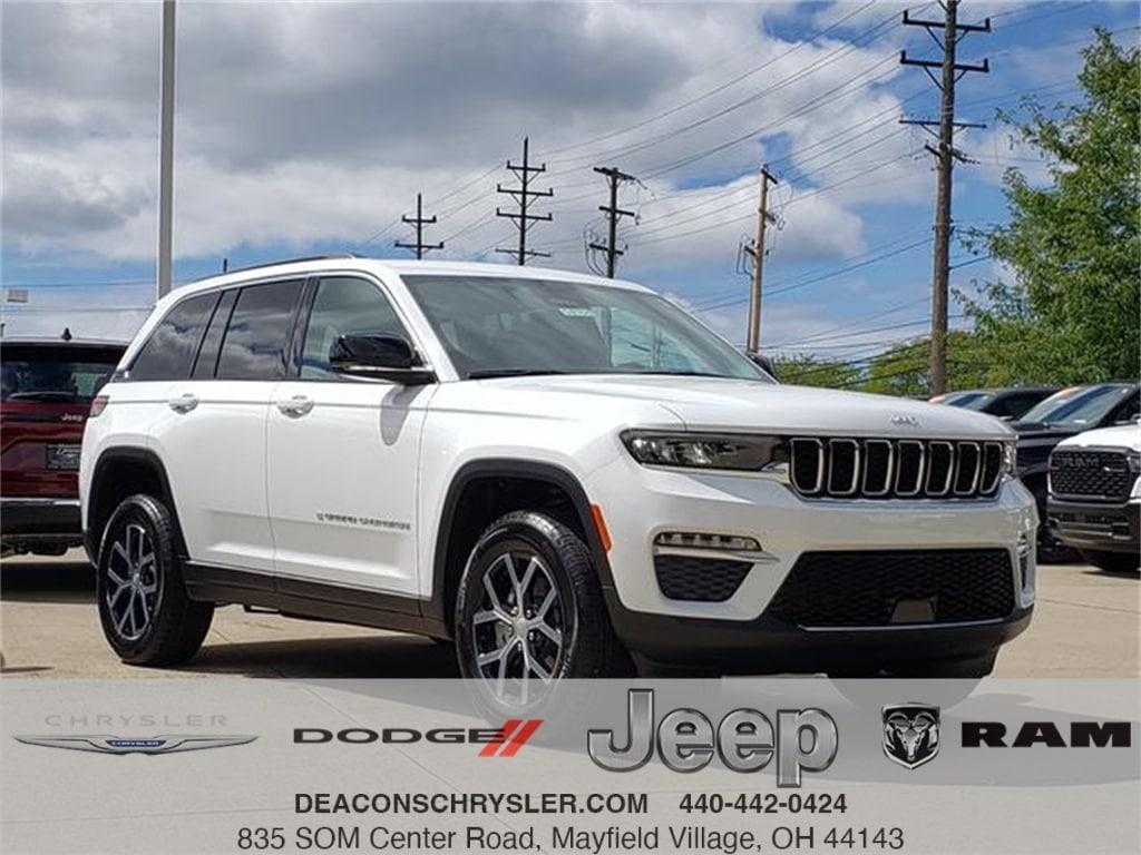 new 2025 Jeep Grand Cherokee car, priced at $43,900
