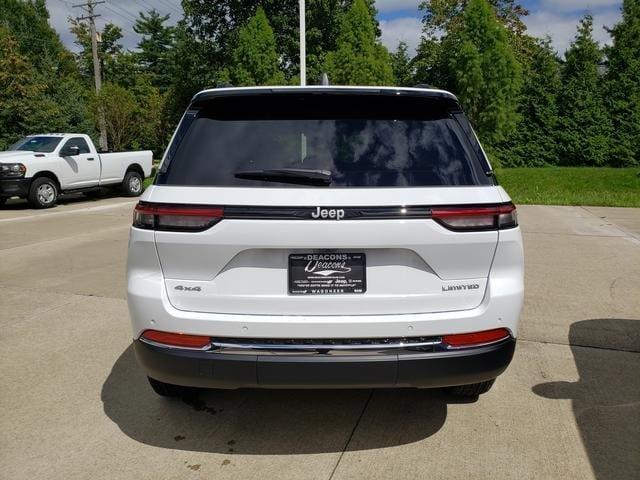 new 2025 Jeep Grand Cherokee car, priced at $43,900