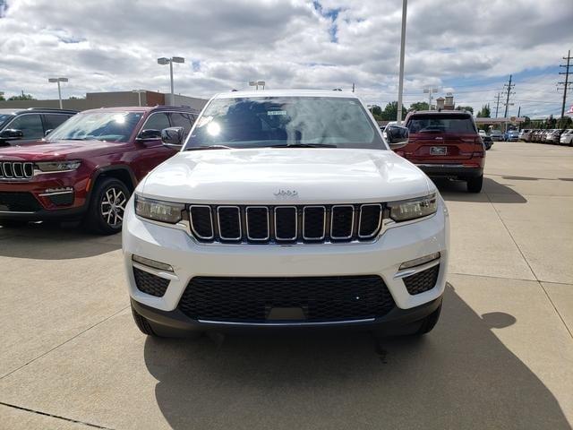 new 2025 Jeep Grand Cherokee car, priced at $43,900