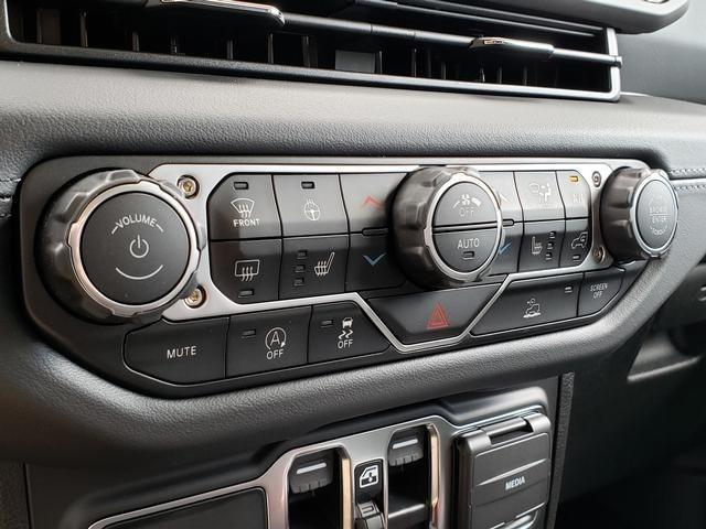 new 2025 Jeep Gladiator car, priced at $48,647