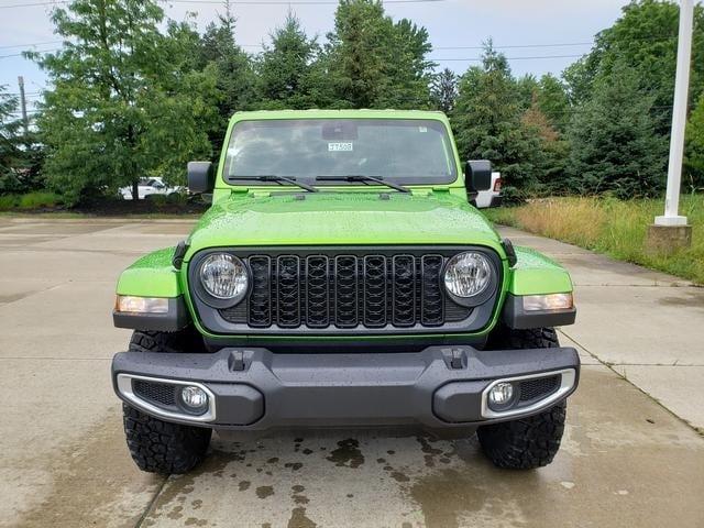 new 2025 Jeep Gladiator car, priced at $48,647