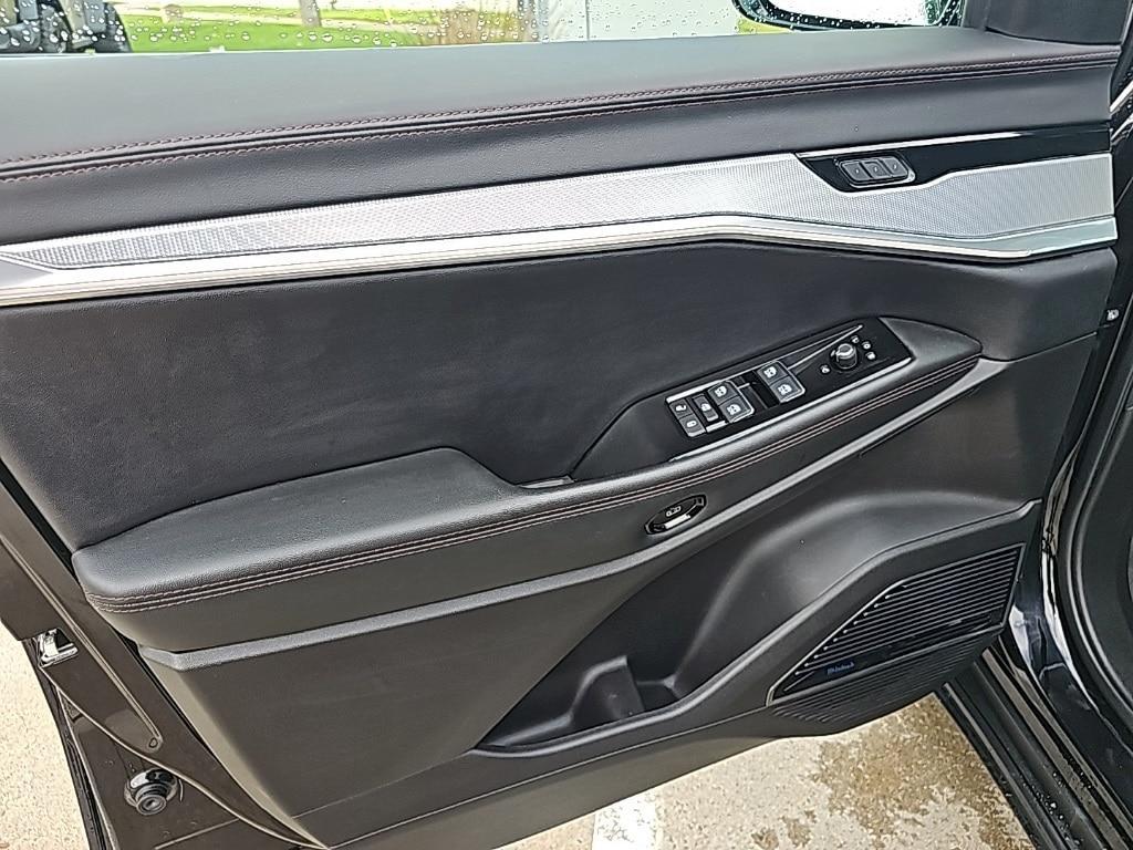 used 2024 Jeep Wagoneer S car, priced at $50,981