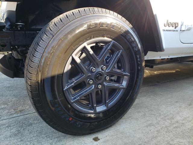 new 2025 Jeep Gladiator car, priced at $45,779