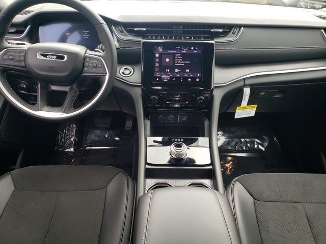 new 2025 Jeep Grand Cherokee car, priced at $46,875