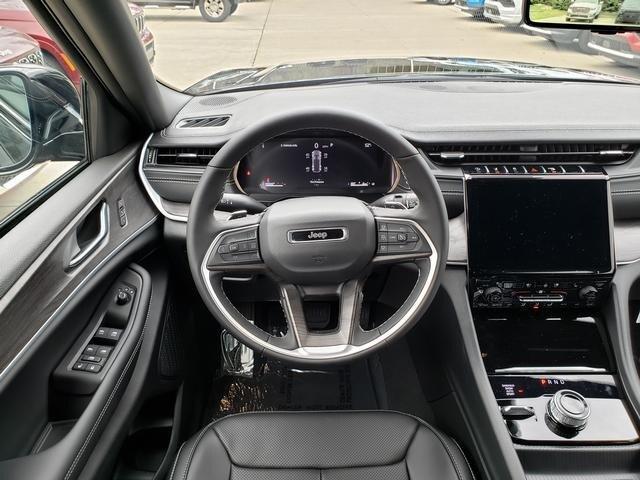 new 2025 Jeep Grand Cherokee car, priced at $50,110