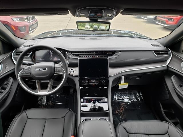 new 2025 Jeep Grand Cherokee car, priced at $50,110