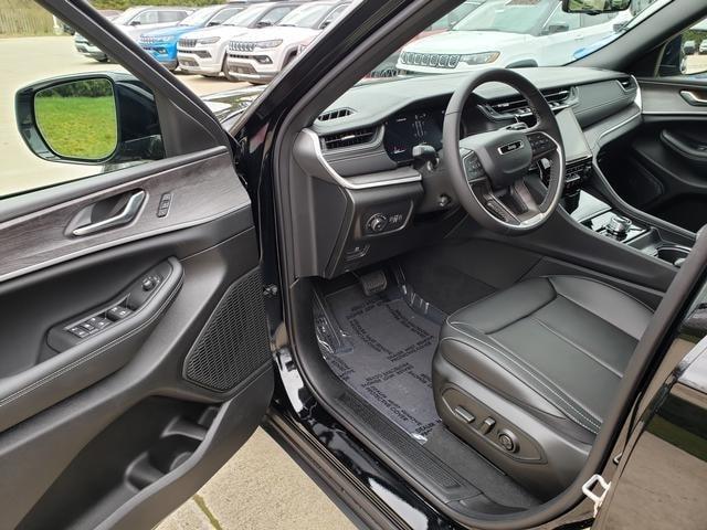 new 2025 Jeep Grand Cherokee car, priced at $50,110