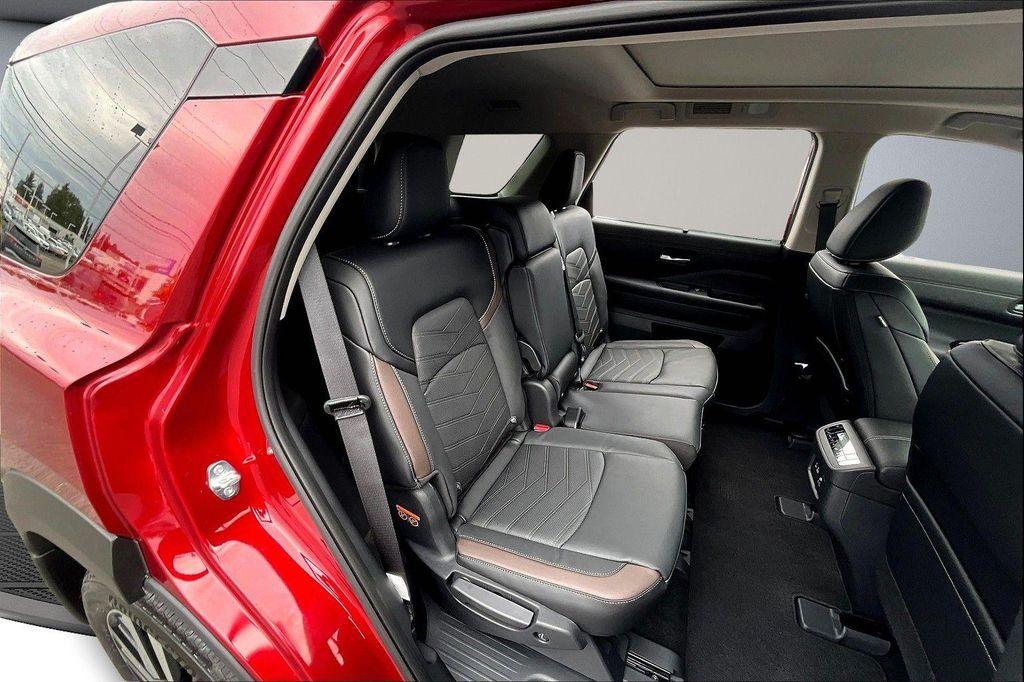 new 2025 Nissan Pathfinder car, priced at $44,357