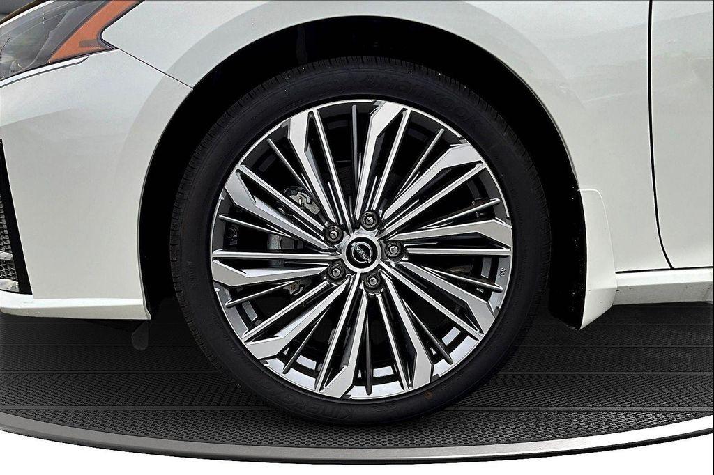 new 2025 Nissan Altima car, priced at $33,955