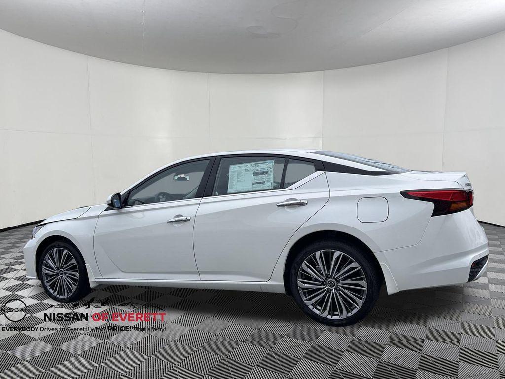 new 2025 Nissan Altima car, priced at $34,601