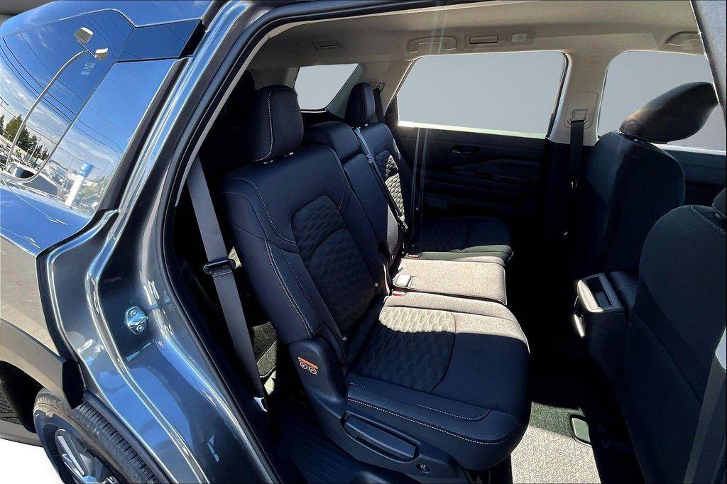 new 2025 Nissan Pathfinder car, priced at $36,976