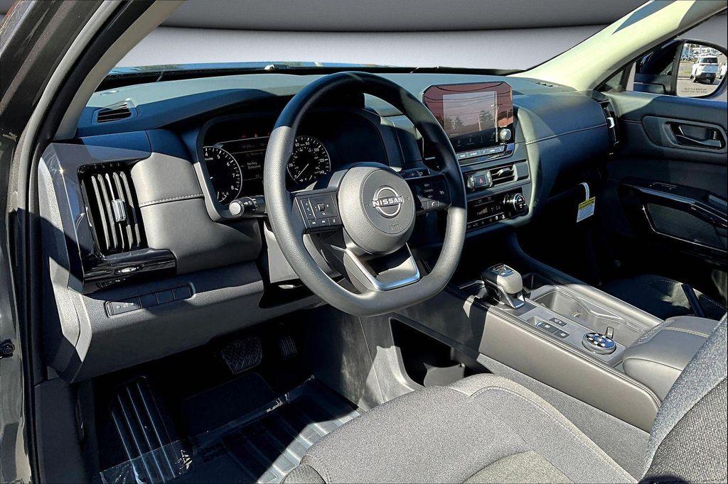 new 2025 Nissan Pathfinder car, priced at $31,707