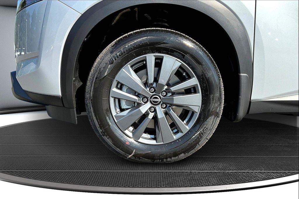 new 2025 Nissan Pathfinder car, priced at $36,976