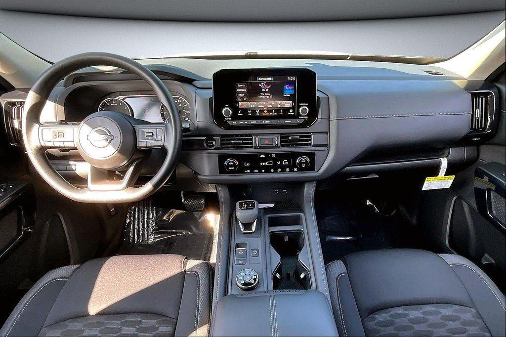 new 2025 Nissan Pathfinder car, priced at $36,976