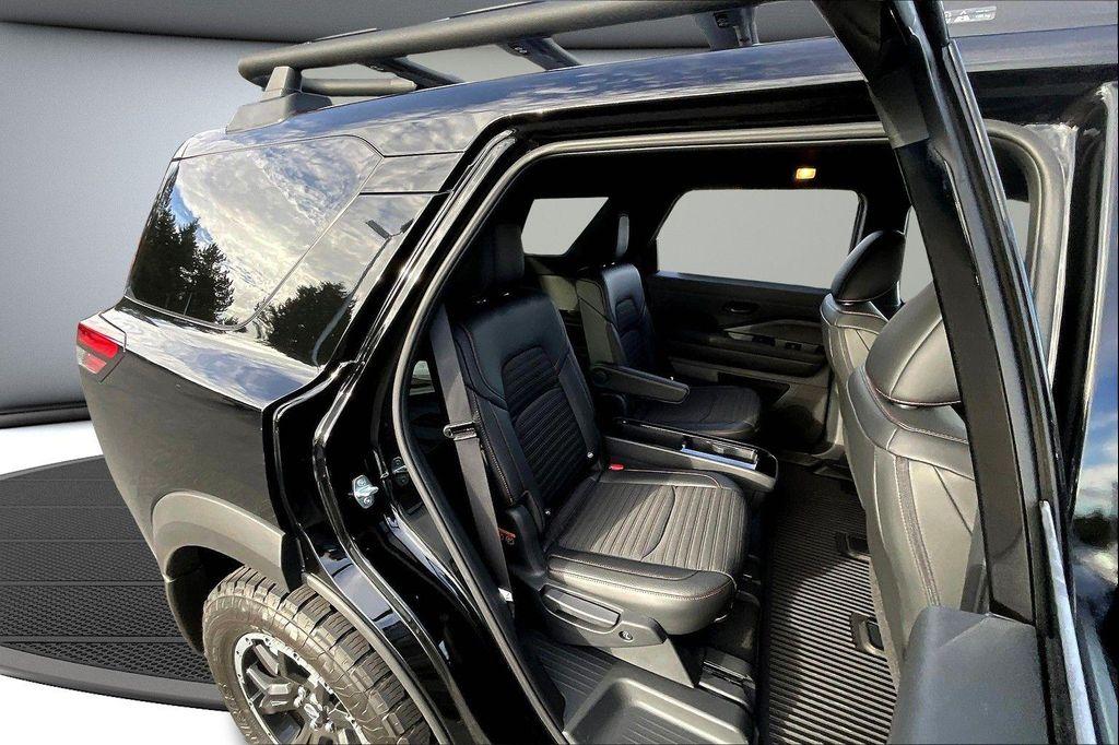 new 2025 Nissan Pathfinder car, priced at $38,120