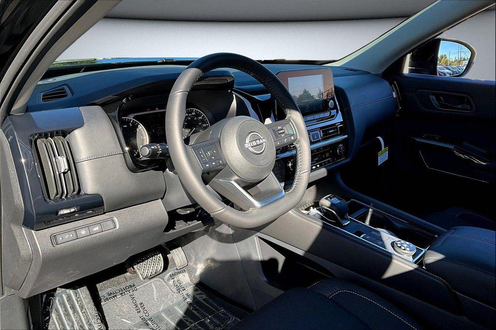 new 2025 Nissan Pathfinder car, priced at $35,752