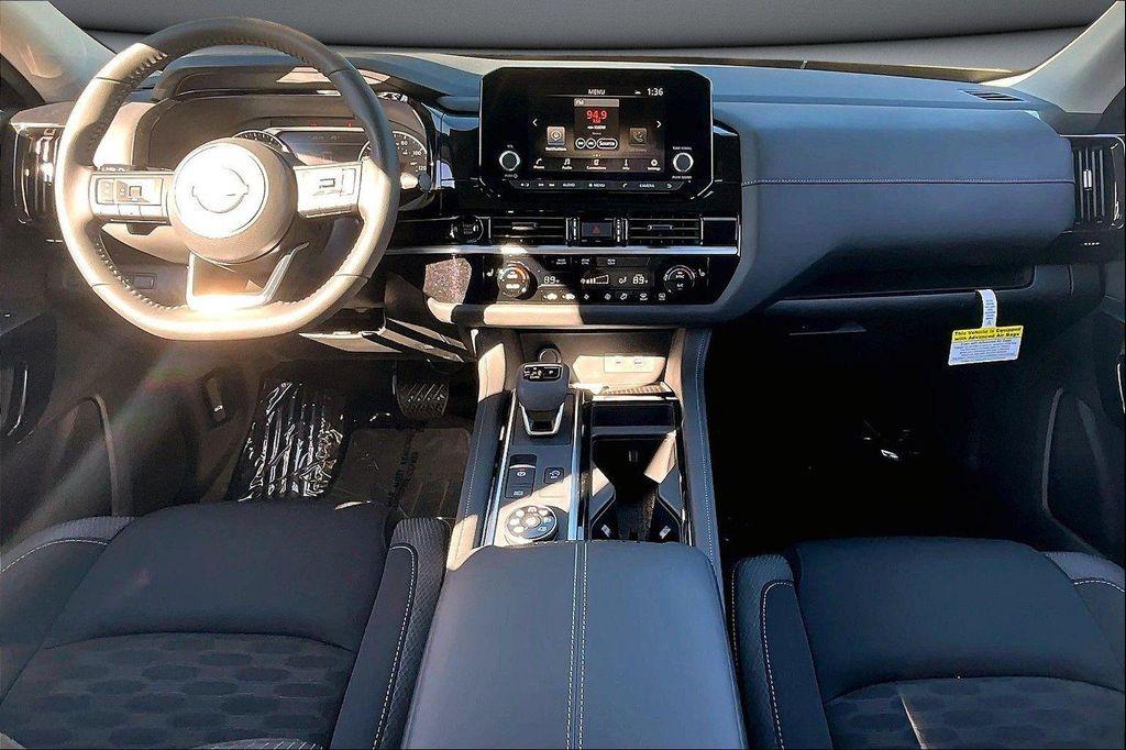 new 2025 Nissan Pathfinder car, priced at $35,752