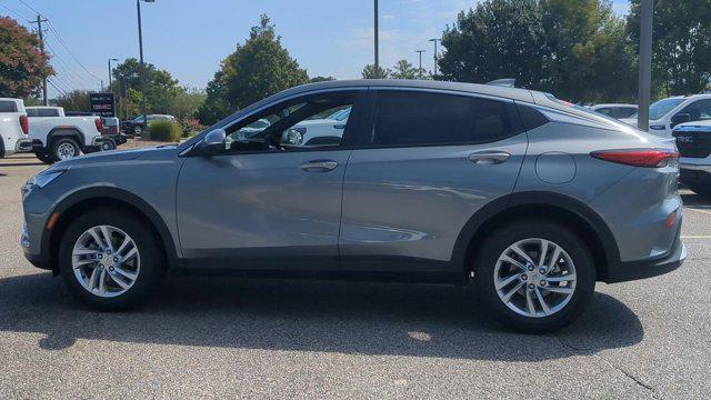 new 2025 Buick Envista car, priced at $27,875