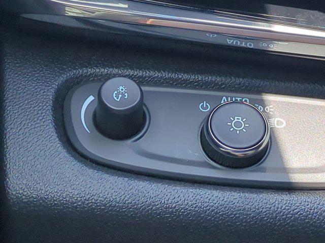 new 2025 Buick Envista car, priced at $28,180