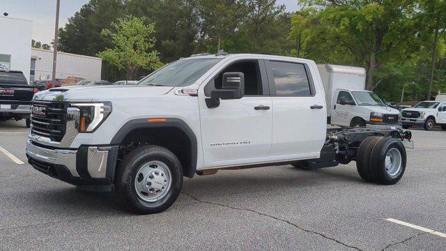 new 2025 GMC Sierra 3500 car, priced at $64,270