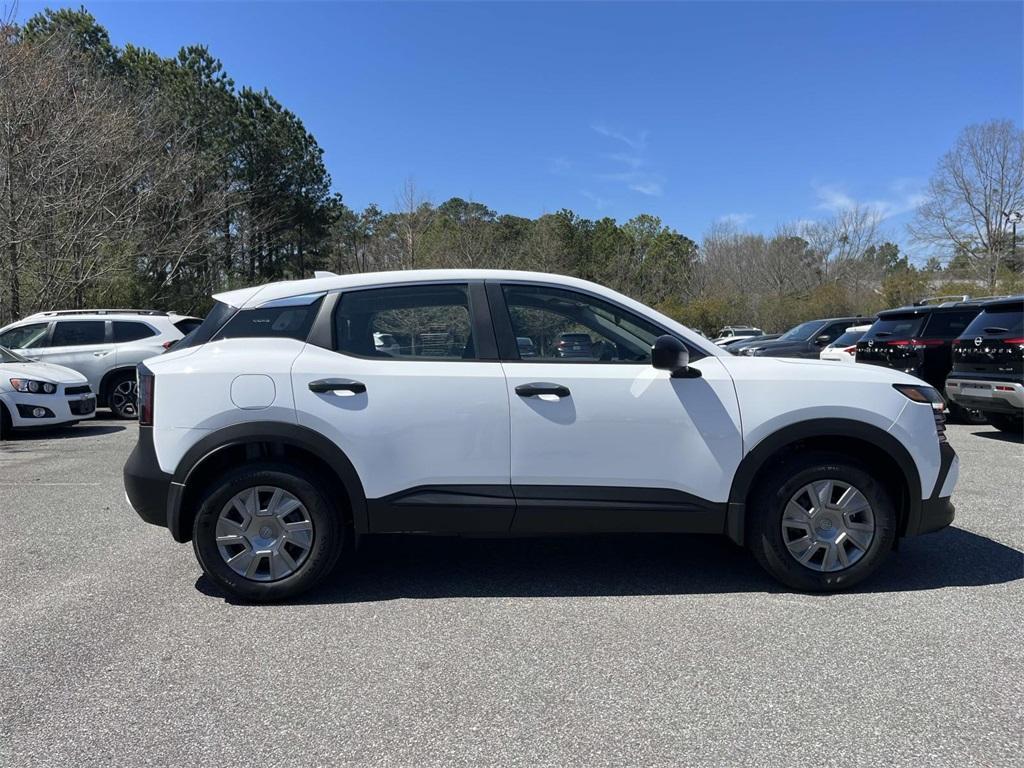 new 2025 Nissan Kicks car, priced at $24,489