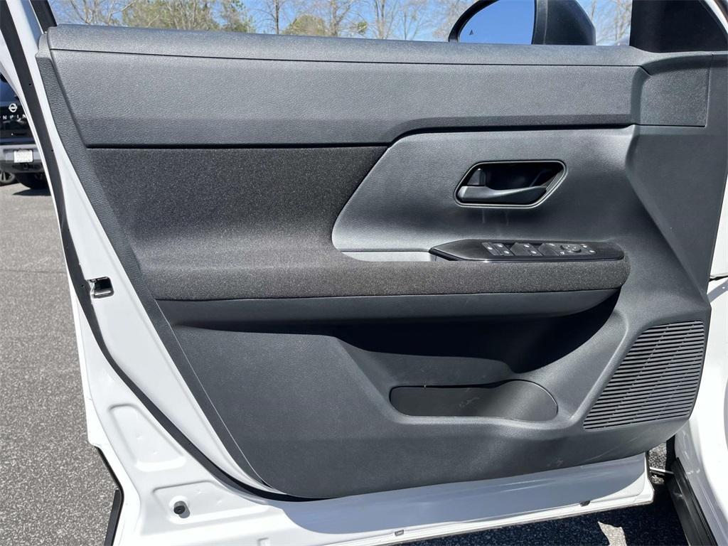 new 2025 Nissan Kicks car, priced at $24,489