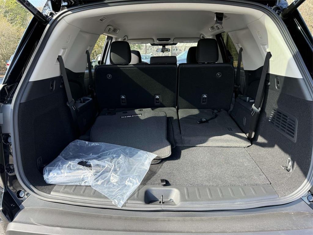 new 2025 Nissan Pathfinder car, priced at $39,317
