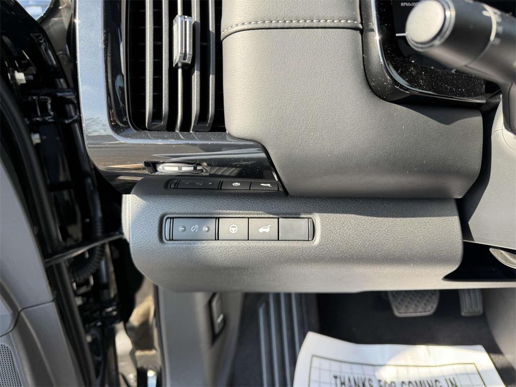 new 2025 Nissan Pathfinder car, priced at $39,317