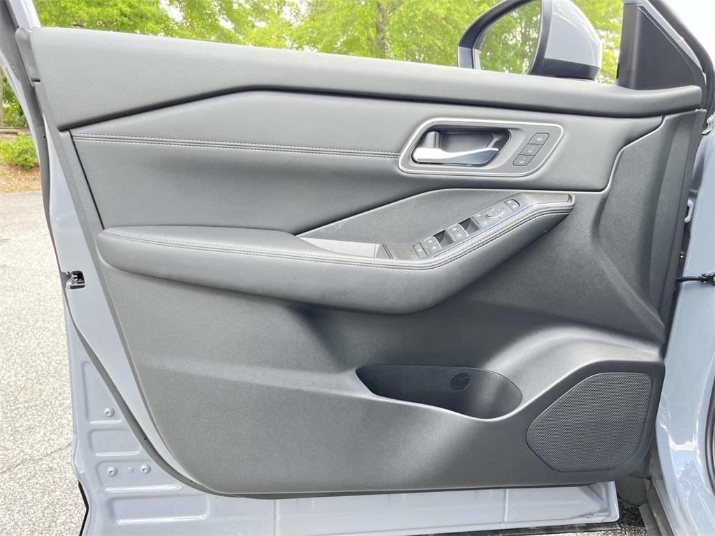 new 2025 Nissan Rogue car, priced at $38,686