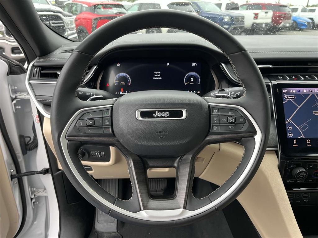 used 2023 Jeep Grand Cherokee car, priced at $28,985
