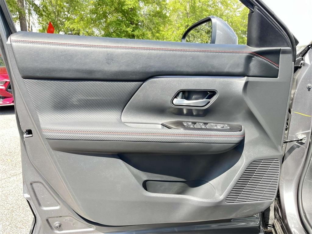 new 2025 Nissan Kicks car, priced at $29,747