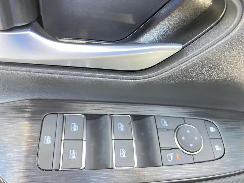 new 2025 Nissan Kicks car, priced at $29,747