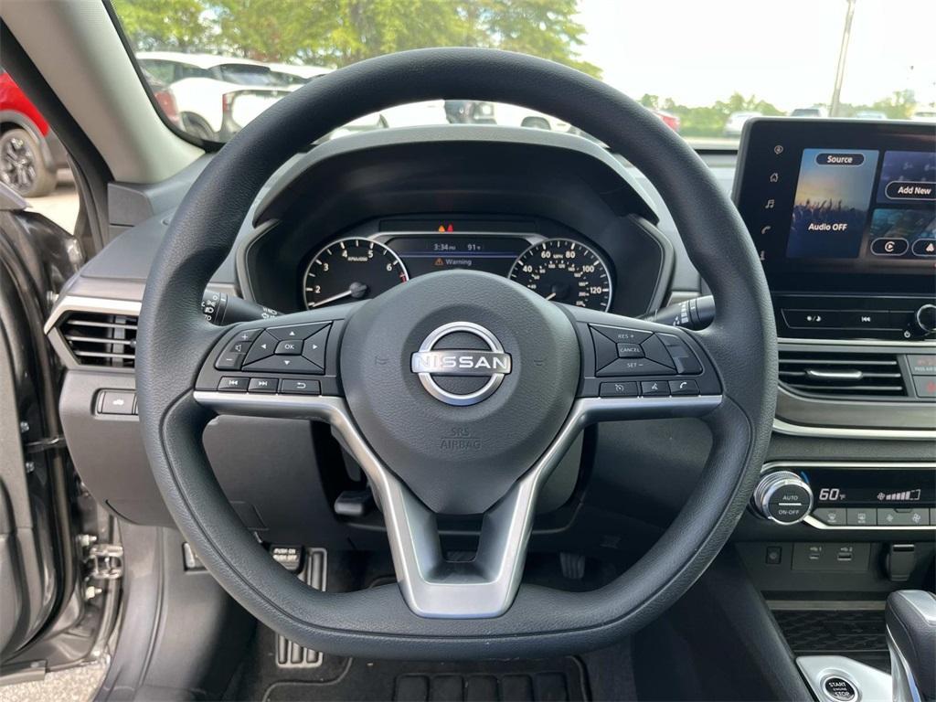 new 2025 Nissan Altima car