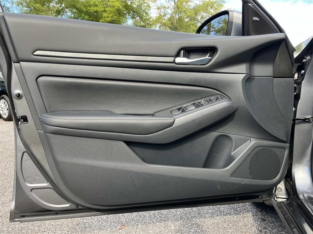 new 2025 Nissan Altima car