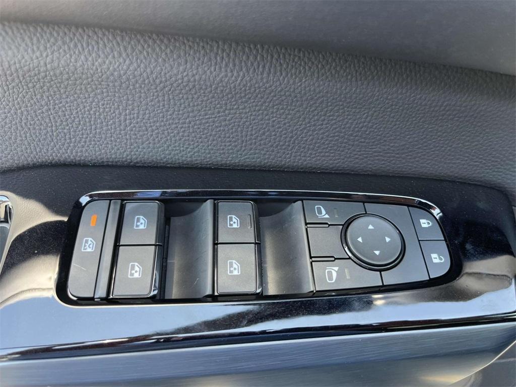 new 2025 Nissan Pathfinder car, priced at $44,597