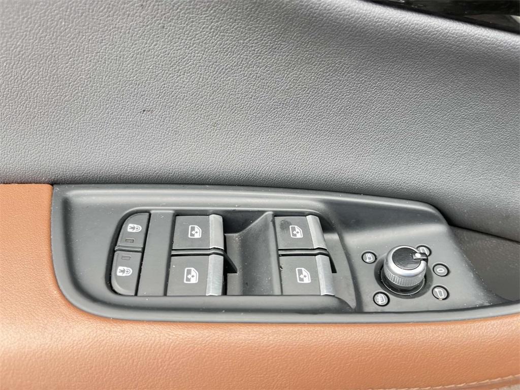 used 2023 Audi Q7 car, priced at $44,385