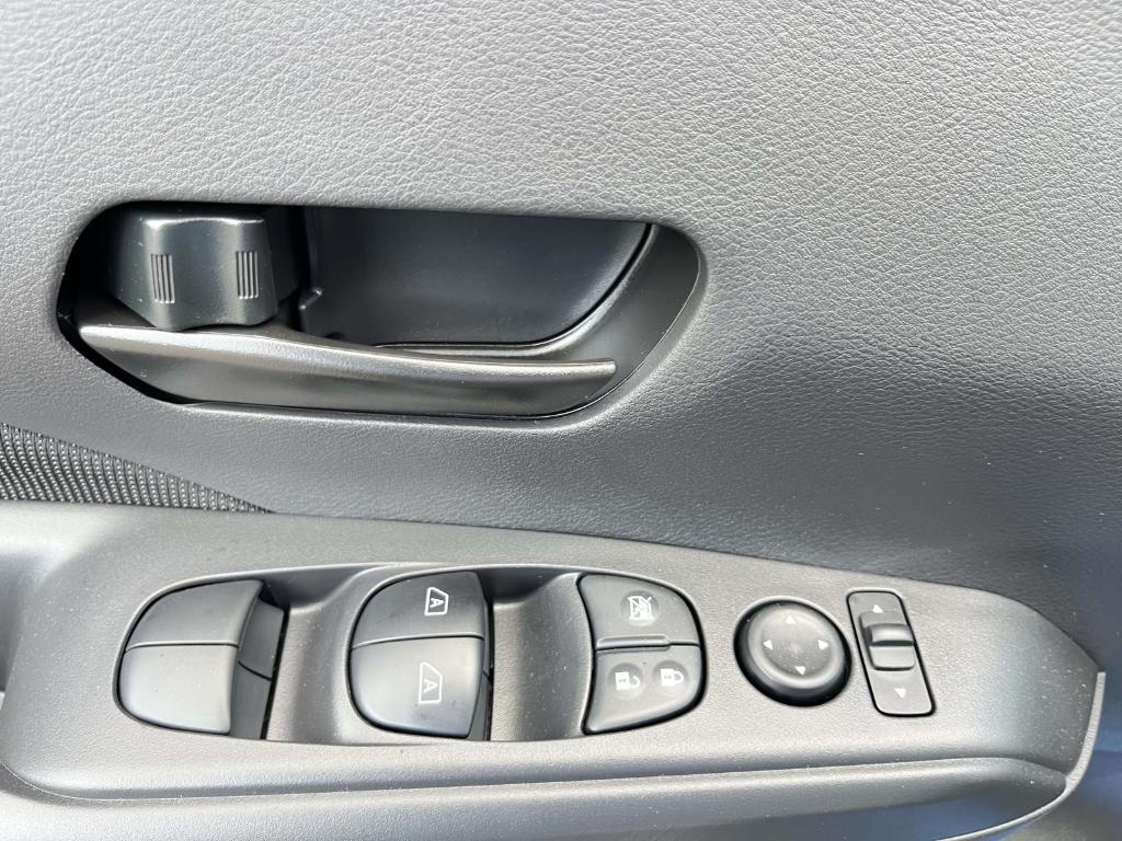 new 2025 Nissan Kicks Play car, priced at $22,040