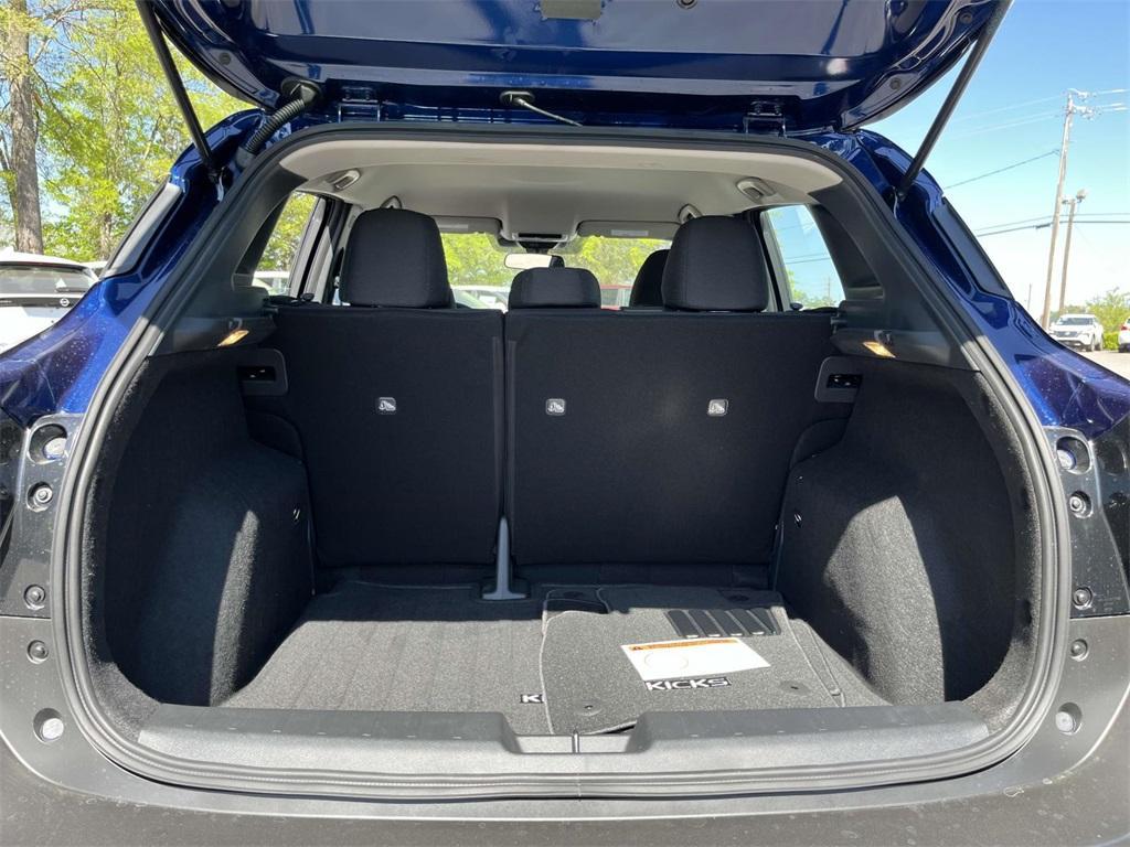 new 2025 Nissan Kicks car, priced at $23,252