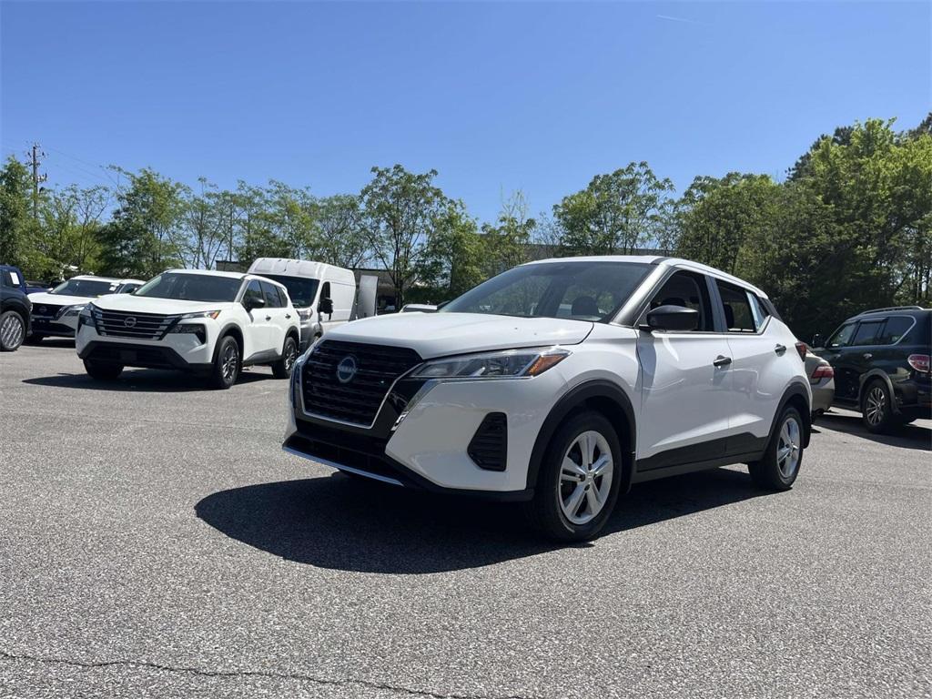 new 2025 Nissan Kicks Play car, priced at $23,071