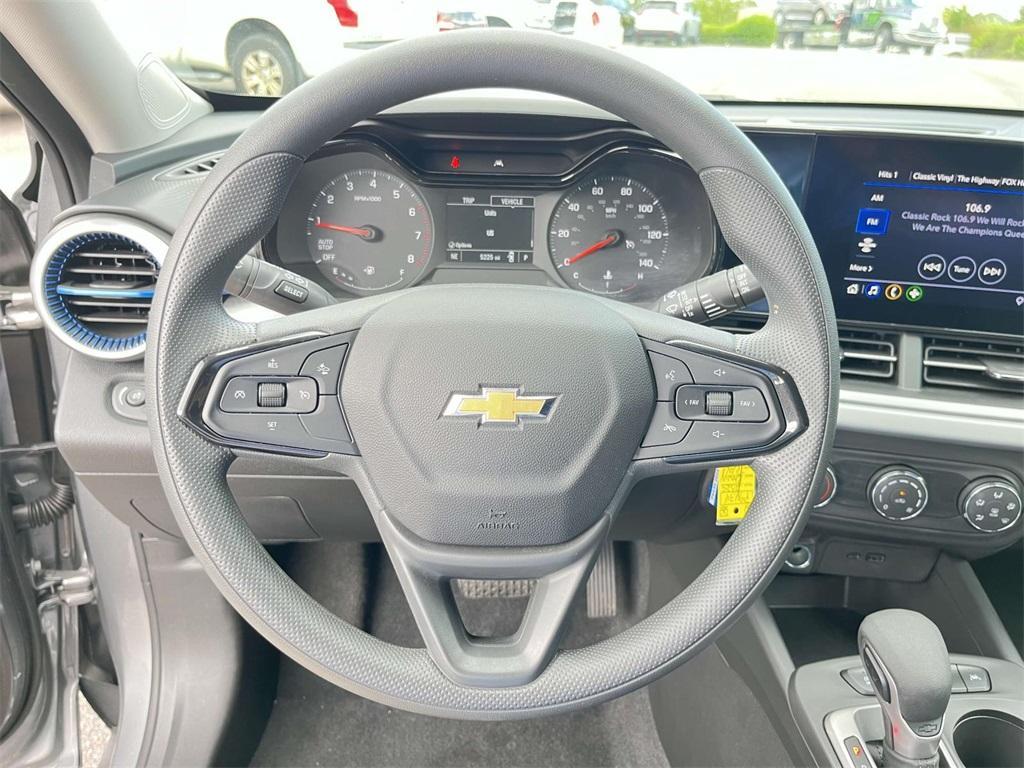 used 2025 Chevrolet Trax car, priced at $22,585