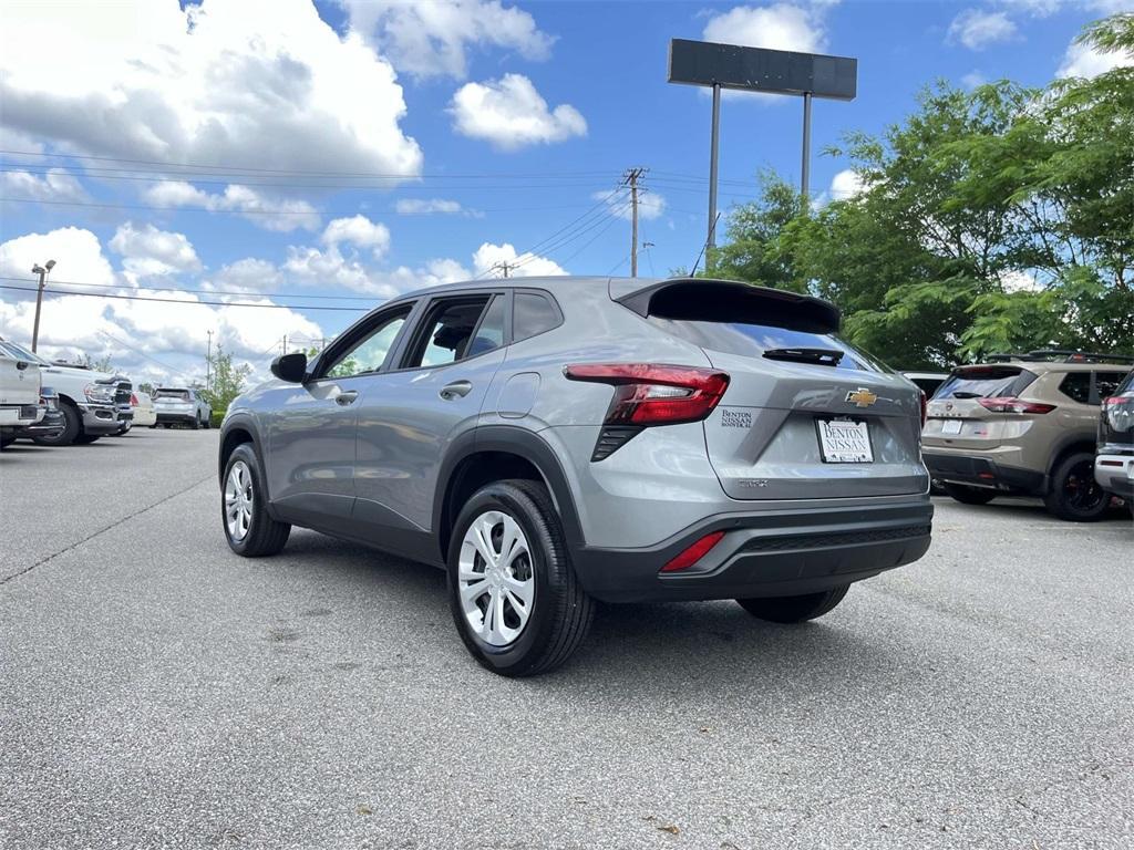 used 2025 Chevrolet Trax car, priced at $22,585