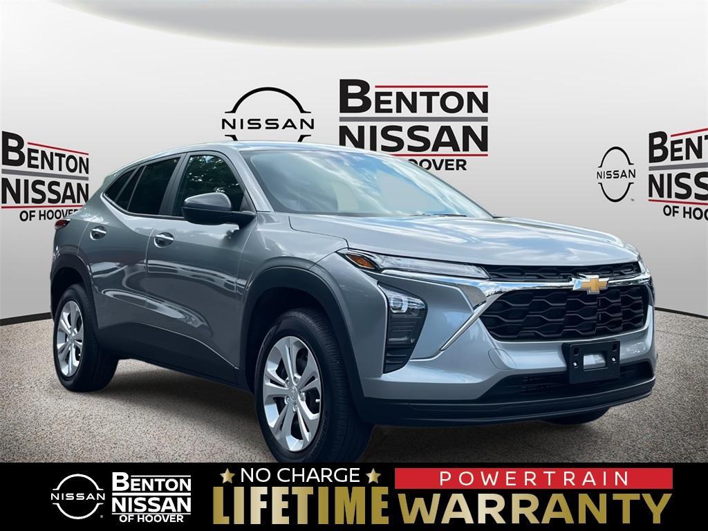 used 2025 Chevrolet Trax car, priced at $23,585