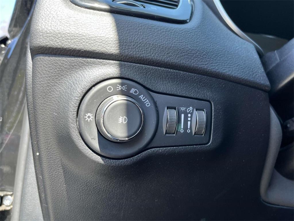 used 2021 Jeep Compass car, priced at $20,385