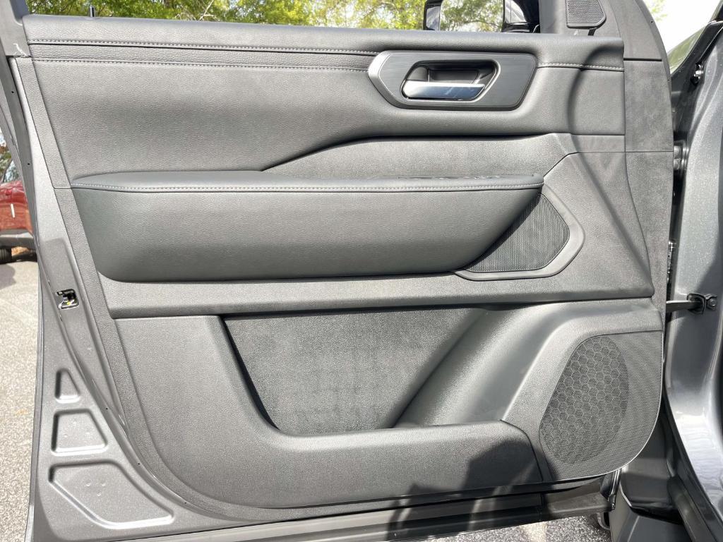 new 2026 Nissan Armada car, priced at $57,195