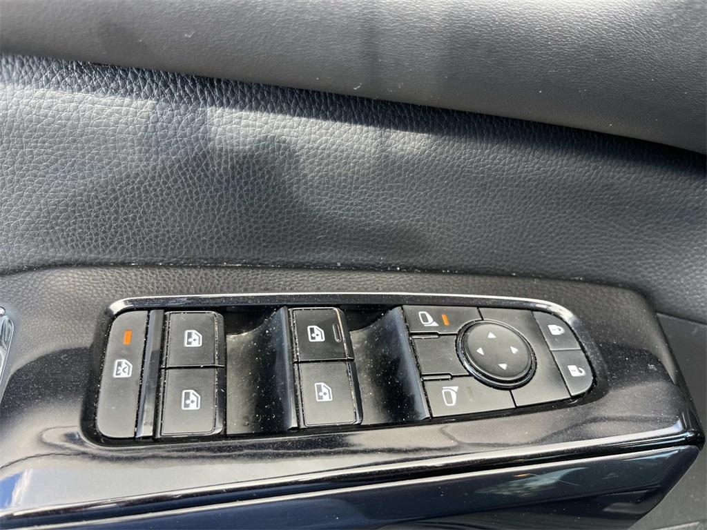 used 2022 Nissan Pathfinder car, priced at $18,895