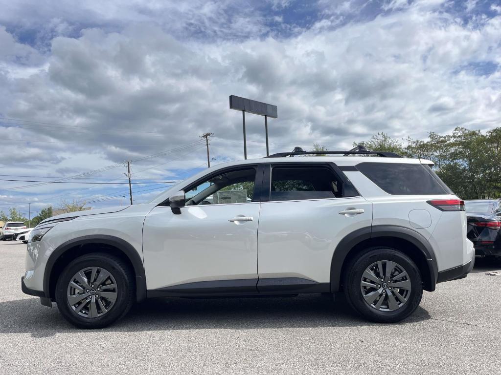 new 2025 Nissan Pathfinder car, priced at $33,176