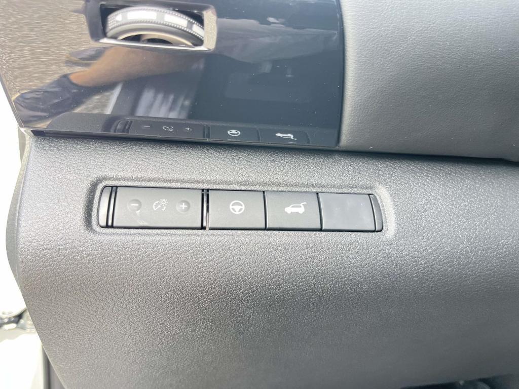new 2025 Nissan Pathfinder car, priced at $33,176