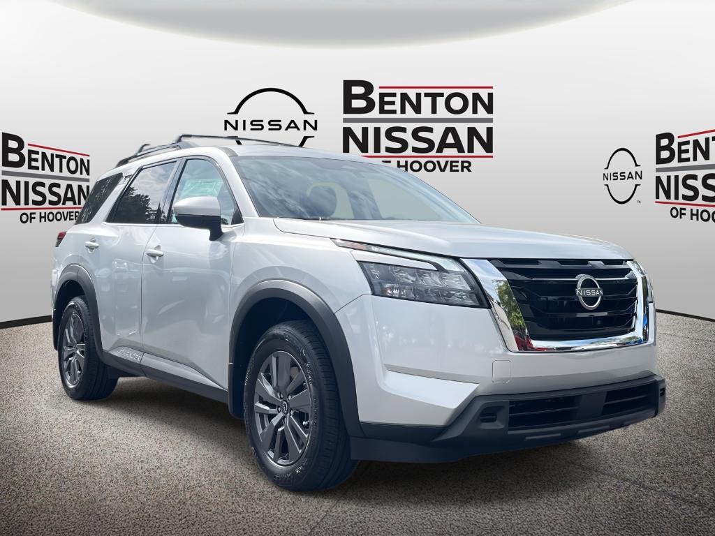 new 2025 Nissan Pathfinder car, priced at $33,176